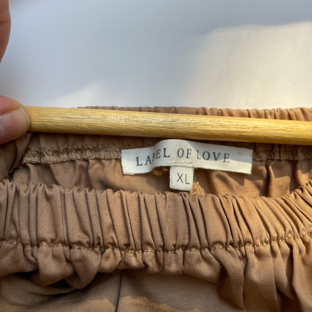 Label of Love Tan tierred puff sleeve dress - Picture 10 of 11